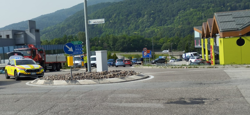 Schianto auto-bici a Civezzano: ciclista 80enne trasportato al Santa Chiara in codice rosso